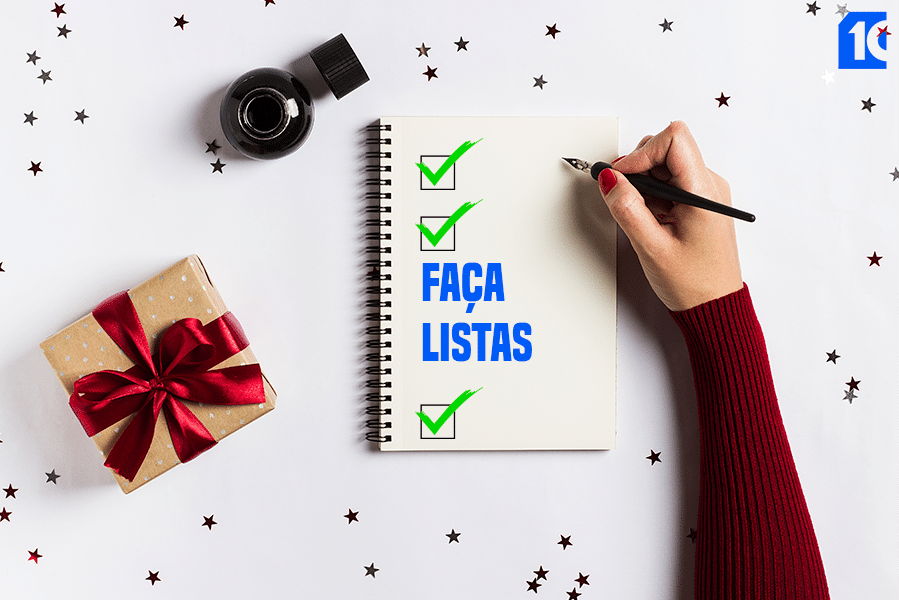 mão sobre caderno de anotações e texto: Faça listas